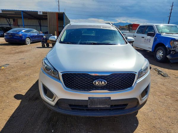 2016 KIA SORENTO L / LX