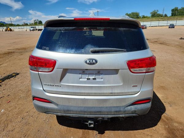 2016 KIA SORENTO L / LX
