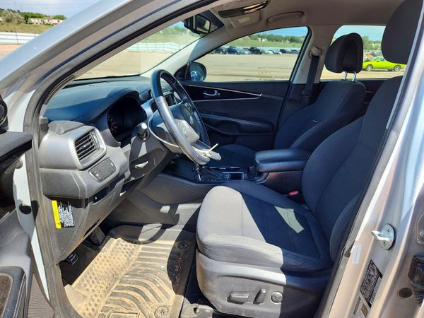 2016 KIA SORENTO L / LX