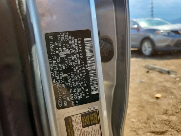 2016 KIA SORENTO L / LX