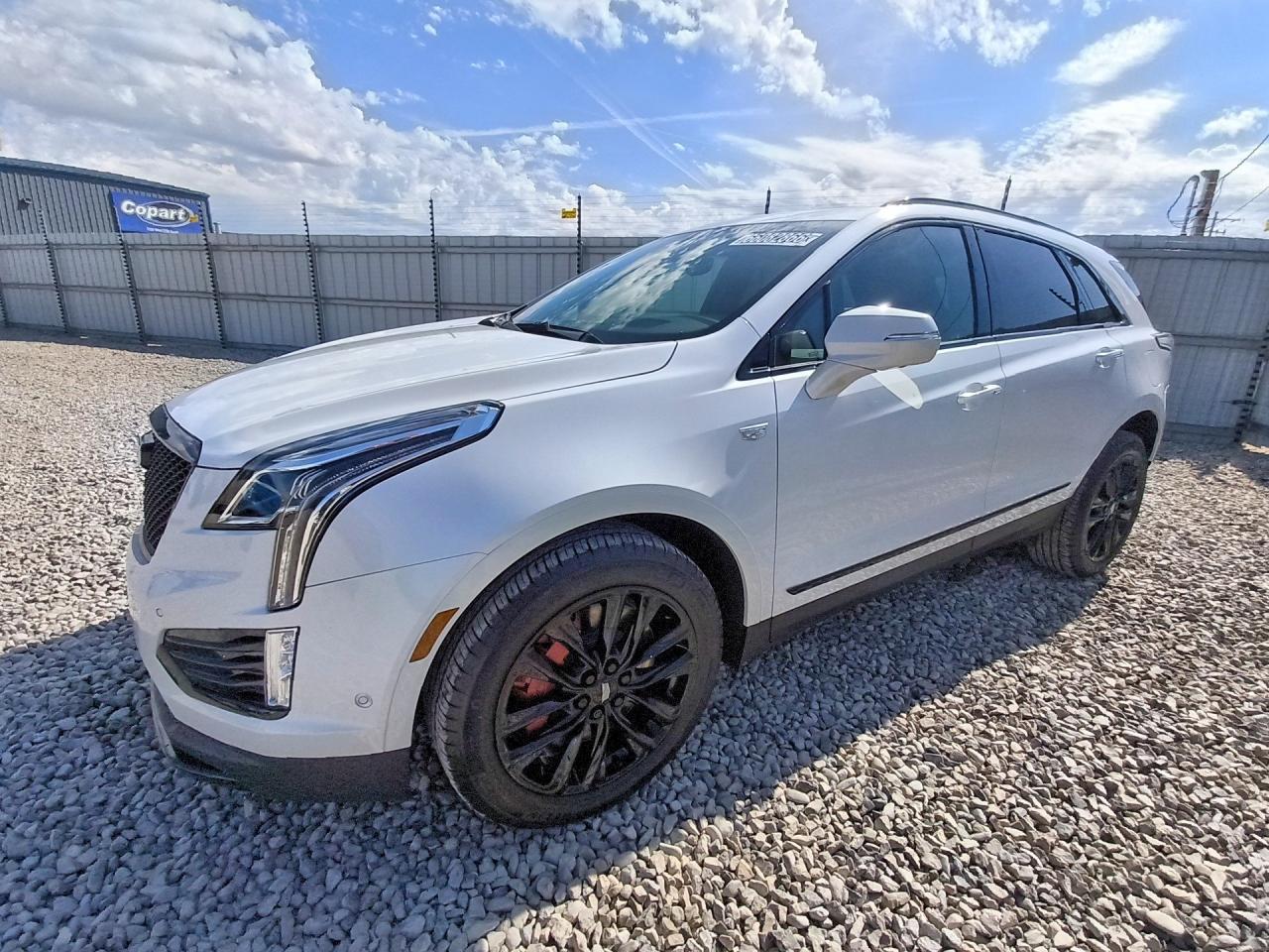 2022 CADILLAC XT5 Sport — Front 3/4