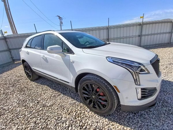 2022 CADILLAC XT5 Sport — Passenger 3/4