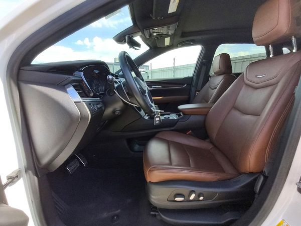 2022 CADILLAC XT5 Sport — DENT