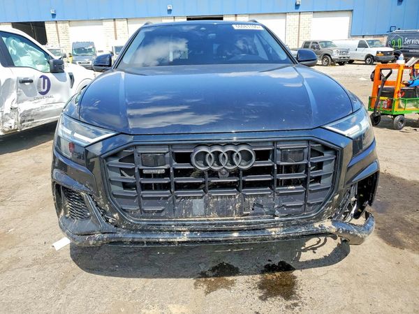 2020 AUDI Q8