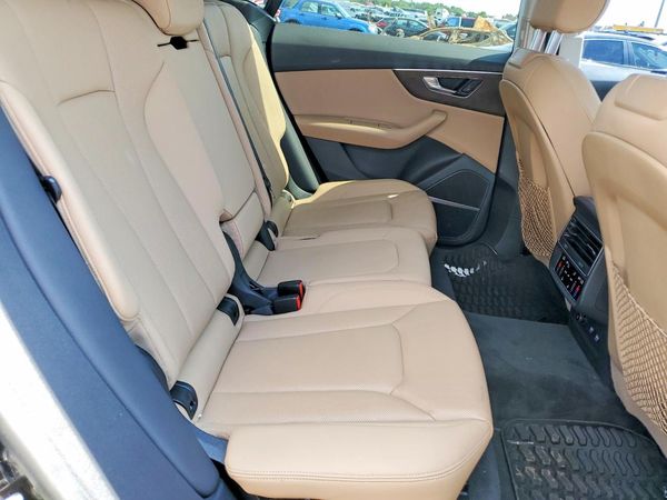 2020 AUDI Q8