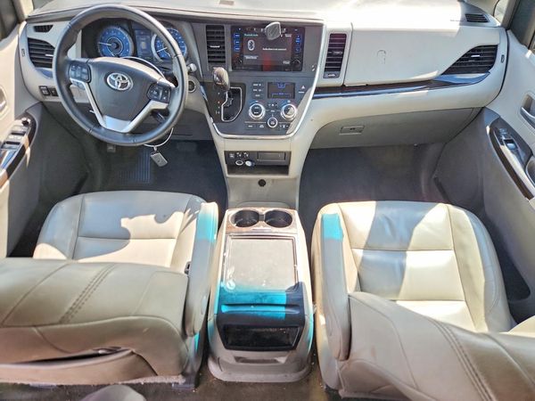 2017 TOYOTA SIENNA