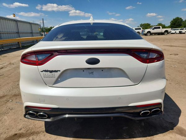2018 KIA STINGER