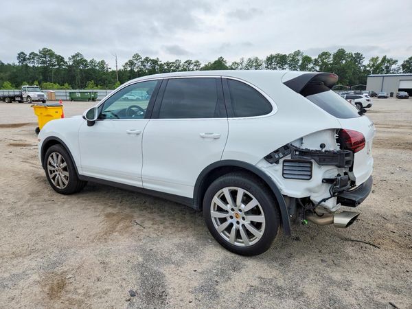 2016 PORSCHE CAYENNE