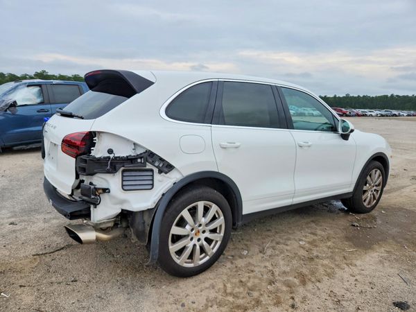 2016 PORSCHE CAYENNE
