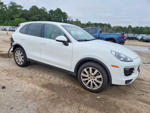 2016 PORSCHE CAYENNE