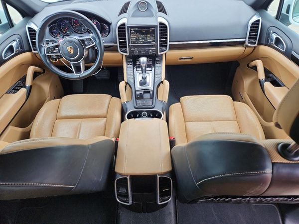 2016 PORSCHE CAYENNE