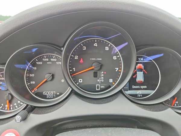 2016 PORSCHE CAYENNE