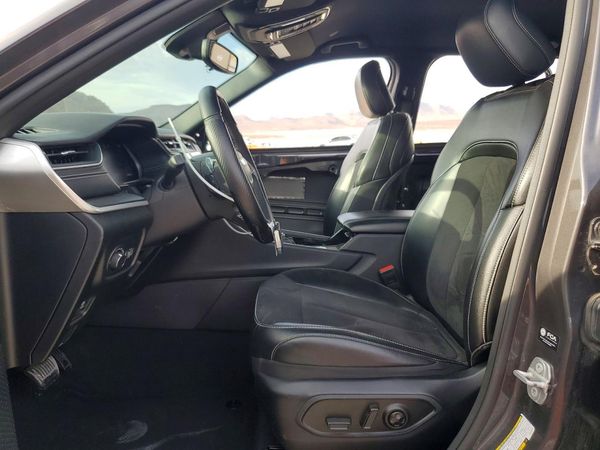 2023 JEEP GRAND CHEROKEE Laredo, Altitude