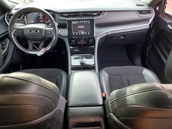 2023 JEEP GRAND CHEROKEE Laredo, Altitude