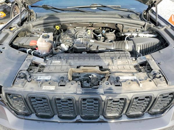 2023 JEEP GRAND CHEROKEE Laredo, Altitude