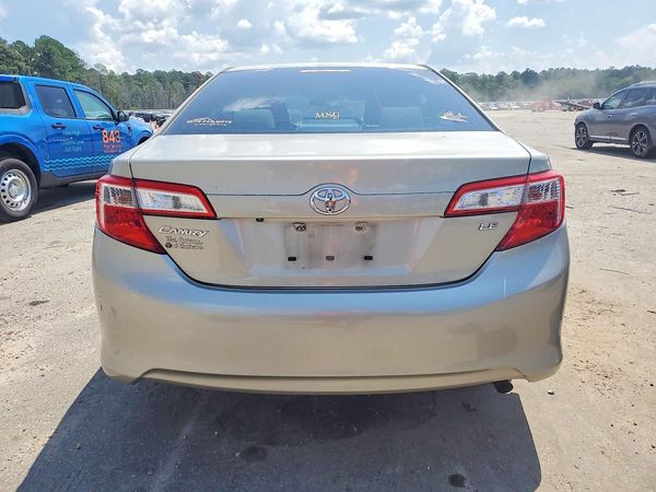 2014 TOYOTA CAMRY