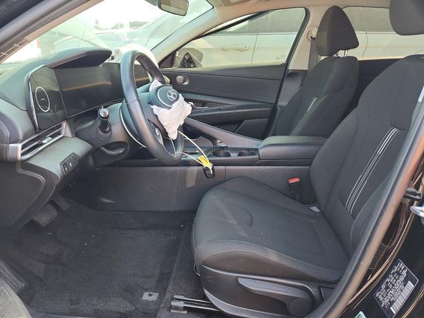 2024 HYUNDAI ELANTRA SEL w/ Convenience Pkg — DENT