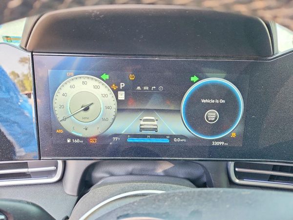 2024 HYUNDAI ELANTRA SEL w/ Convenience Pkg — ODOM