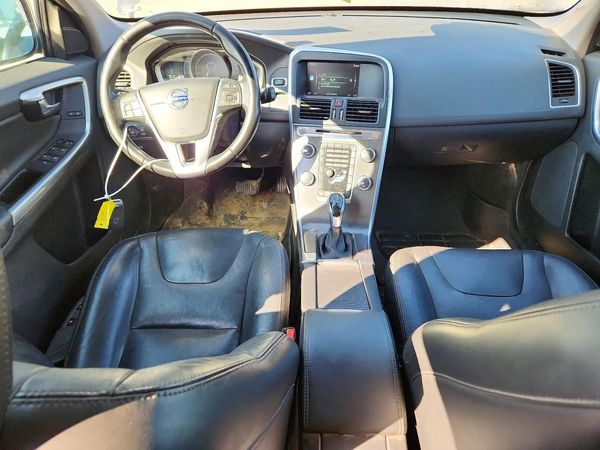 2016 VOLVO XC60