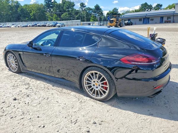 2016 PORSCHE PANAMERA