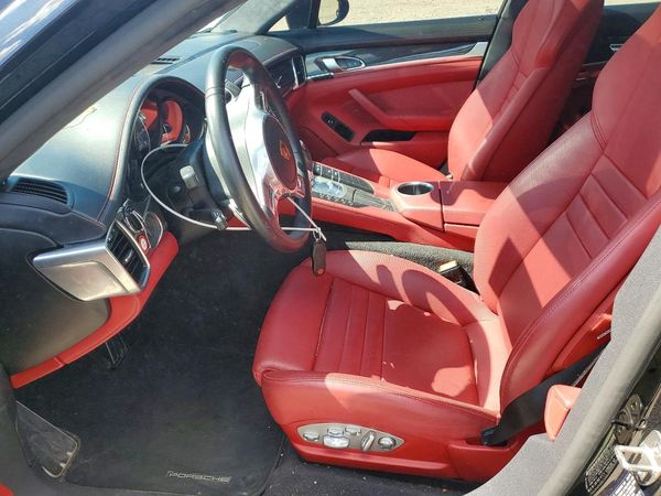 2016 PORSCHE PANAMERA