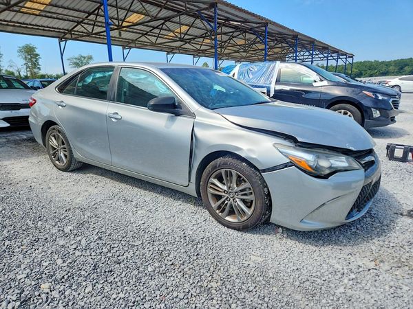 2017 TOYOTA CAMRY LE/SE/XLE/XSE — Passenger 3/4