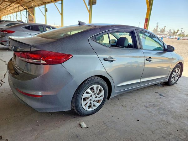 2017 HYUNDAI ELANTRA SE Base