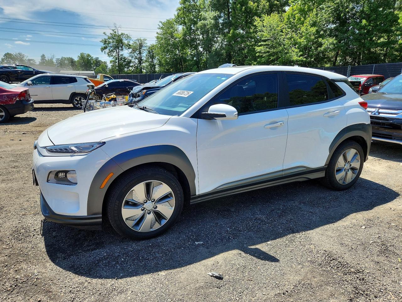 2021 HYUNDAI KONA Limited — Front 3/4