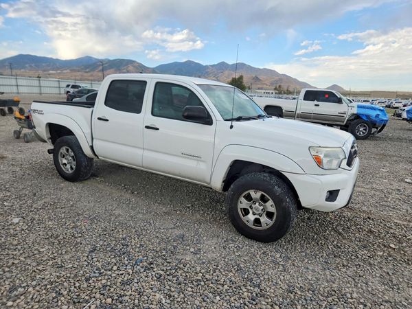 2015 TOYOTA TACOMA Delux Grade