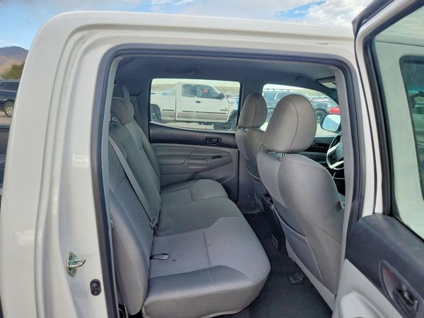 2015 TOYOTA TACOMA Delux Grade
