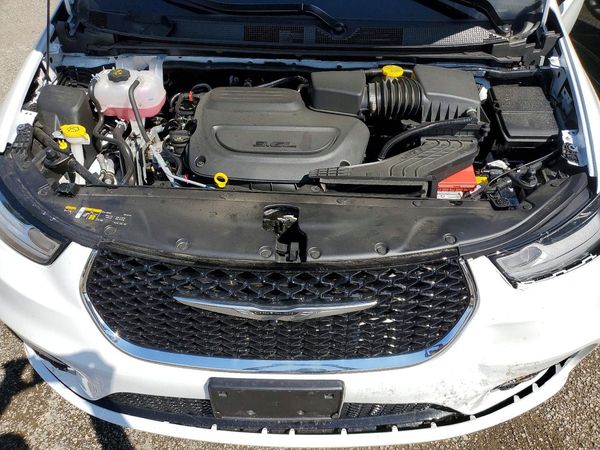 2026 CHRYSLER PACIFICA Limited — Engine bay