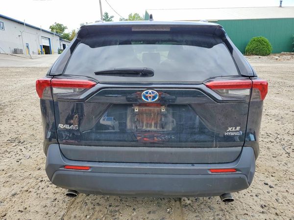2022 TOYOTA RAV4 XLE