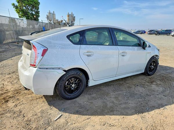 2014 TOYOTA PRIUS
