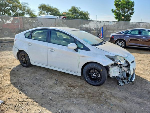 2014 TOYOTA PRIUS
