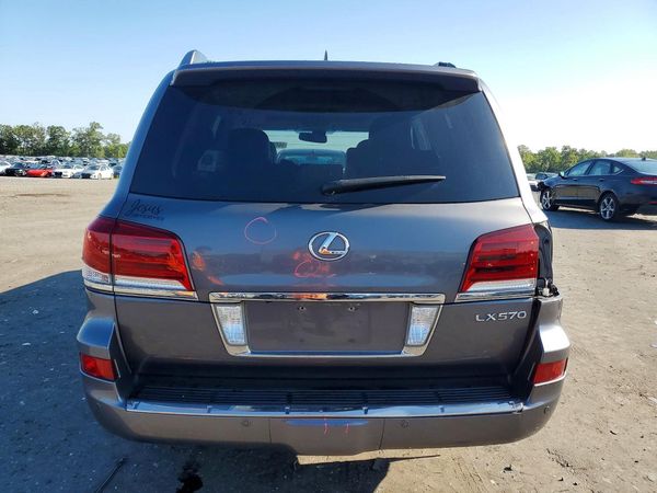 2013 LEXUS LX