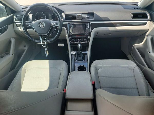 2019 VOLKSWAGEN PASSAT