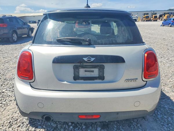 2018 MINI COOPER