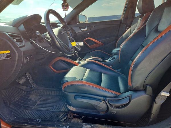 2016 HYUNDAI VELOSTER — DENT