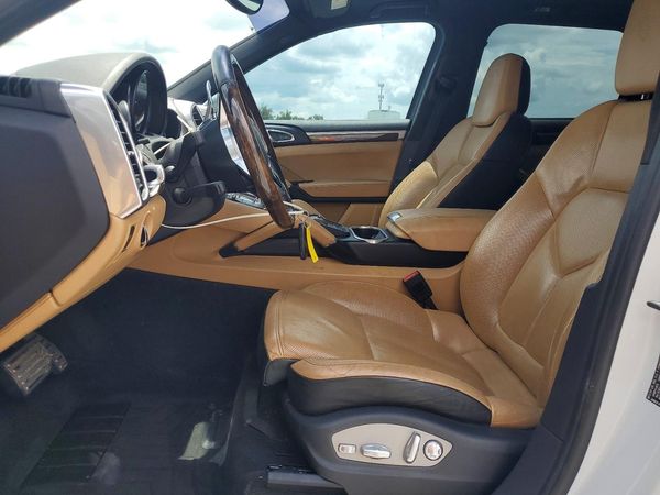 2016 PORSCHE CAYENNE