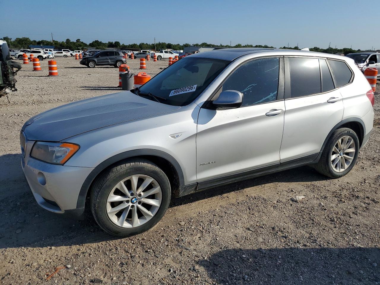 2013 BMW X3 xDrive28i — Front 3/4
