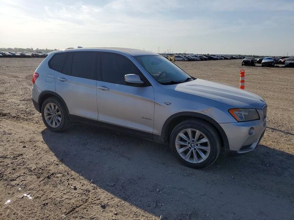 2013 BMW X3 xDrive28i — Passenger 3/4