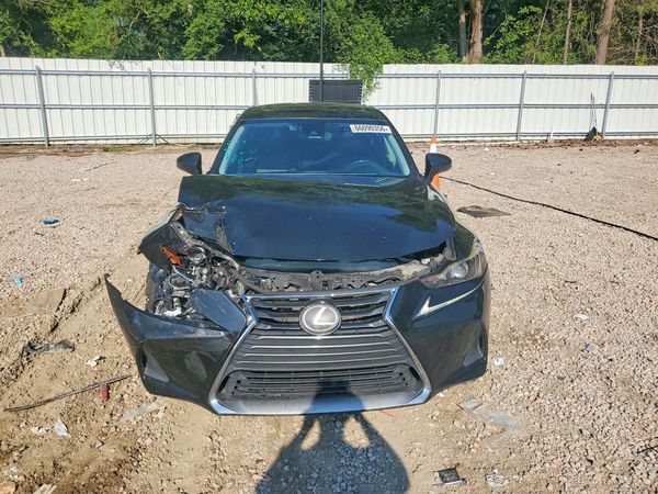 2017 LEXUS IS