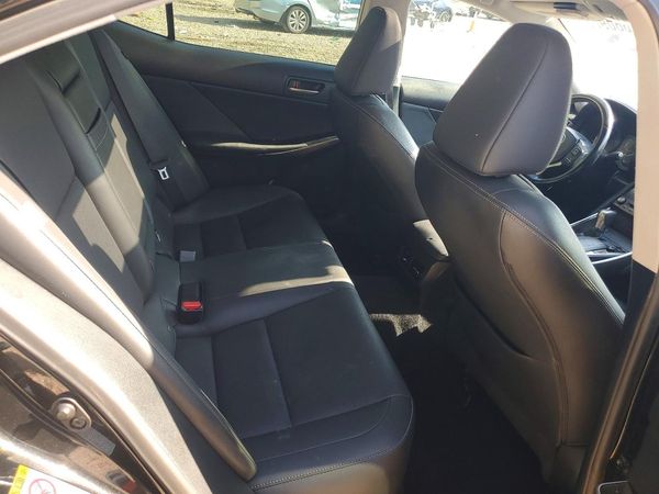 2017 LEXUS IS