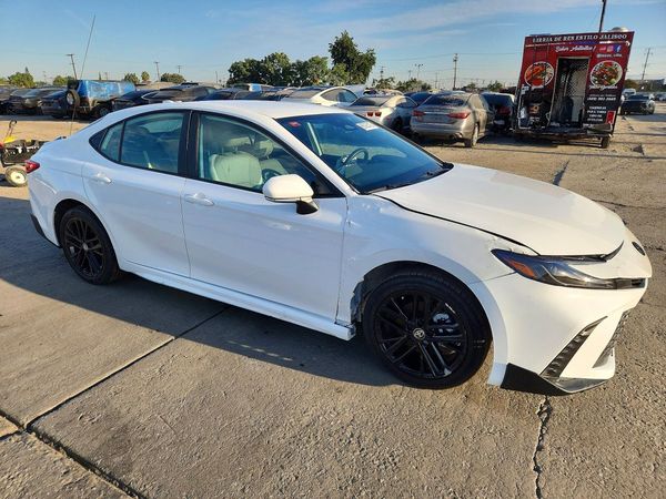 2026 TOYOTA CAMRY