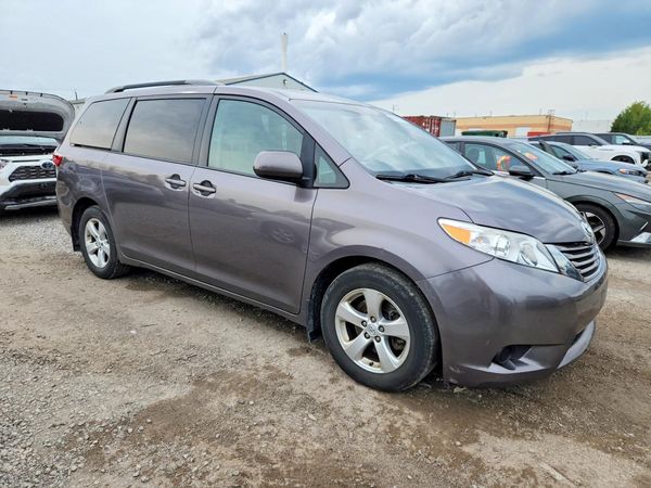 2015 TOYOTA SIENNA