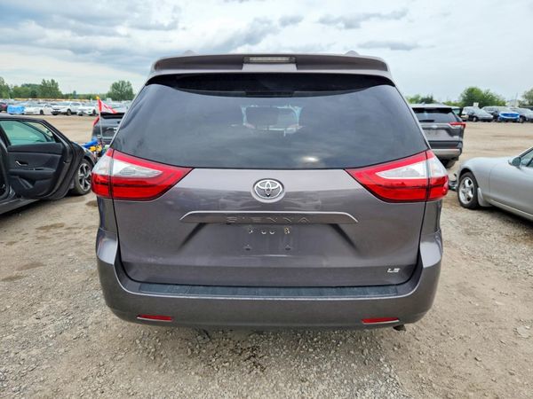 2015 TOYOTA SIENNA