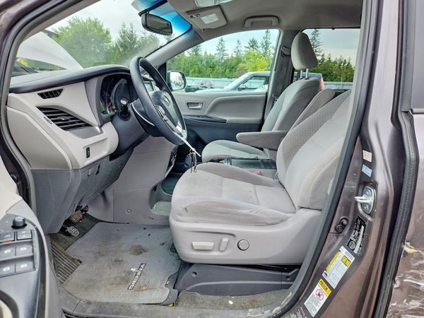 2015 TOYOTA SIENNA