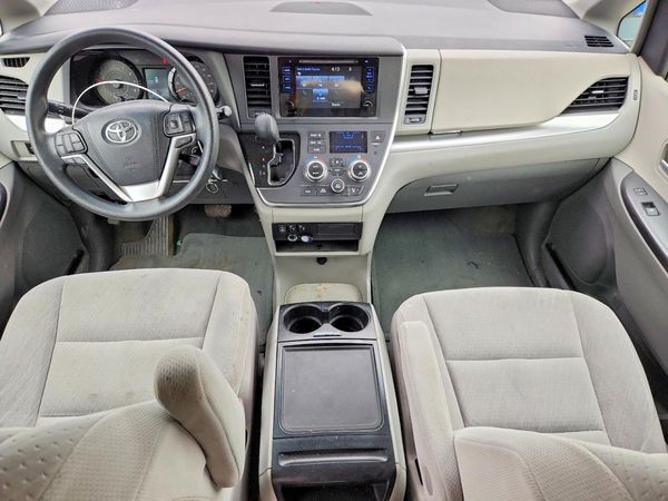 2015 TOYOTA SIENNA