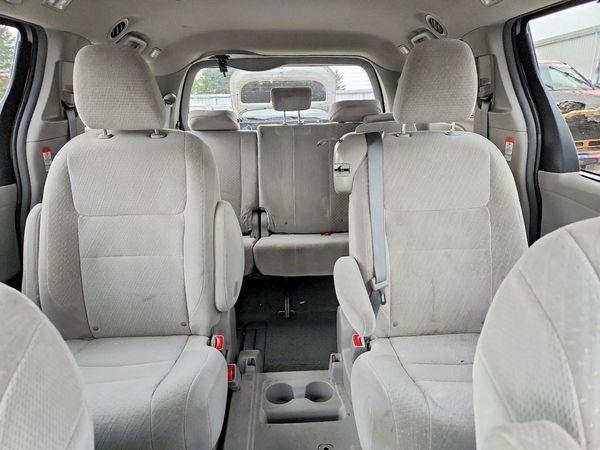 2015 TOYOTA SIENNA