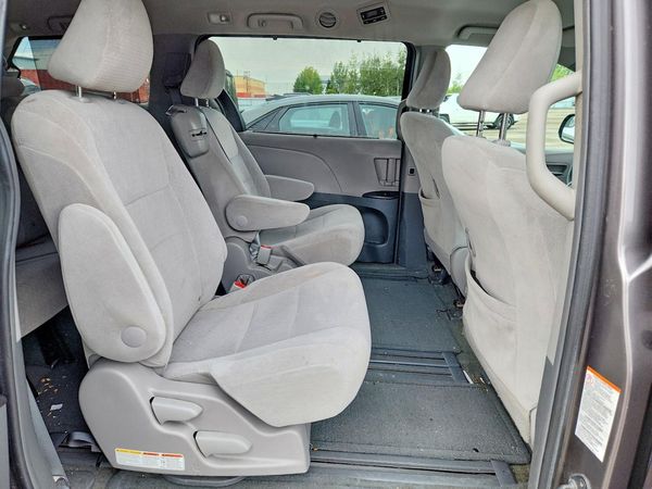 2015 TOYOTA SIENNA